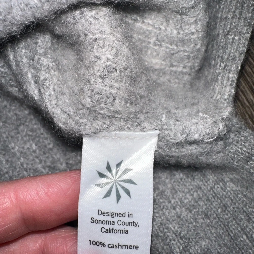 Athleta Cashmere Aurora Hooded Gray Long Sweater Tunic Kangaroo Pocket Medium - Picture 5 of 8